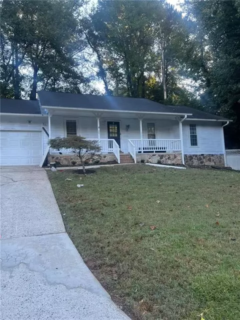 265 Barrington Dr E, Roswell, GA 30076