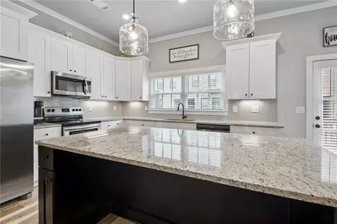 Kitchen - 2155 Rail Yard Ave, Grayson, GA 30017 photo 2 of 7