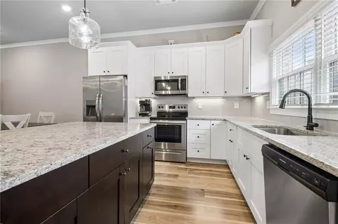 Kitchen - 2155 Rail Yard Ave, Grayson, GA 30017 photo 5 of 7