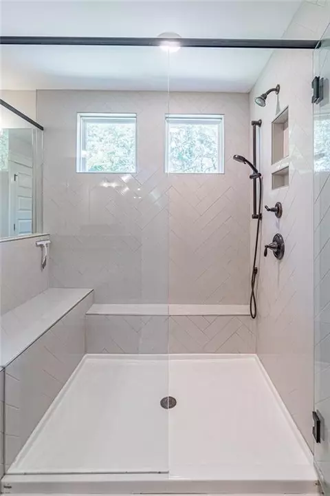 Bath - 2849 Windsor Knoll Dr, Dacula, GA 30019 photo 5 of 9