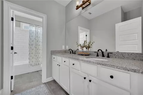 Bath - 1094 Mcleod Estates Dr, Monroe, GA 30655 photo 3 of 4