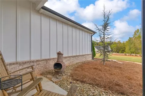 Exterior - 1094 Mcleod Estates Dr, Monroe, GA 30655 photo 5 of 11