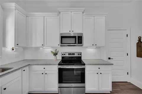 Kitchen - 1094 Mcleod Estates Dr, Monroe, GA 30655 photo 7 of 8