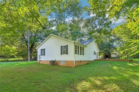 Exterior - 7 Mosley Ln, Buchanan, GA 30113 photo 4 of 6