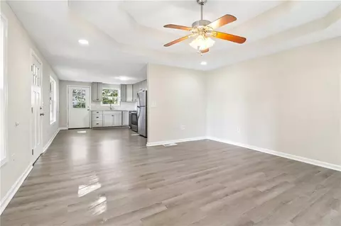 Living - 7 Mosley Ln, Buchanan, GA 30113 photo 5 of 7
