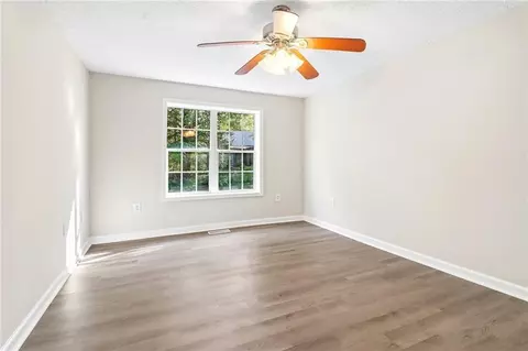 Living - 7 Mosley Ln, Buchanan, GA 30113 photo 7 of 7