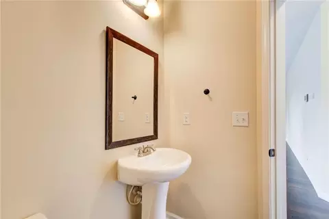 Entry Way - 344 Mango Ct, Mcdonough, GA 30253 photo 4 of 11