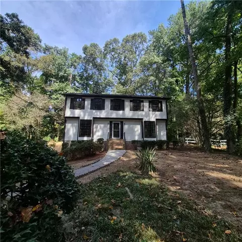 2201 Brookfield Cir, Lawrenceville, GA 30043