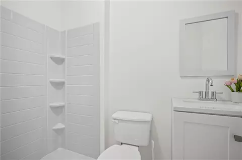 Bath - 1585 Roper Rd, Canton, GA 30115 photo 4 of 6
