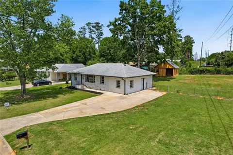 Exterior - 1902 Mural Cir, Morrow, GA 30260 photo 9 of 10
