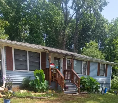 117 Lake Dr, Griffin, GA 30223