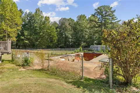 Exterior - 8535 Downs Rd, Winston, GA 30187 photo 7 of 9