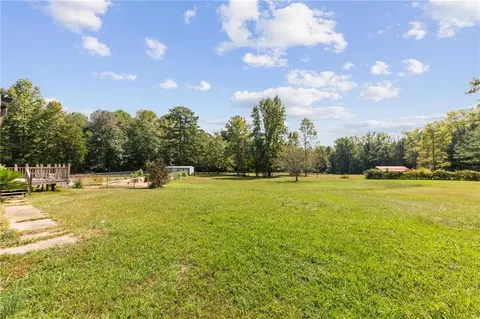 Exterior - 8535 Downs Rd, Winston, GA 30187 photo 8 of 9