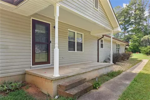 Exterior - 8535 Downs Rd, Winston, GA 30187 photo 3 of 9