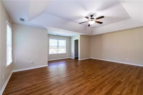 Living - 4960 Racquet Ct, Duluth, GA 30096 photo 6 of 7