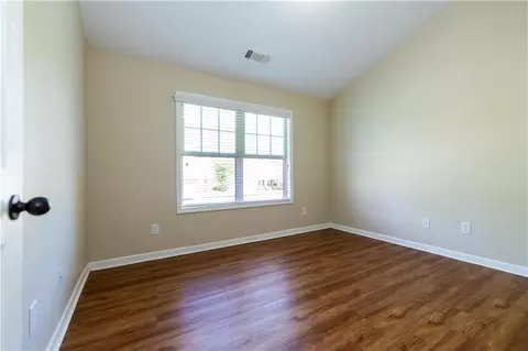 Bedroom - 4960 Racquet Ct, Duluth, GA 30096 photo 2 of 7