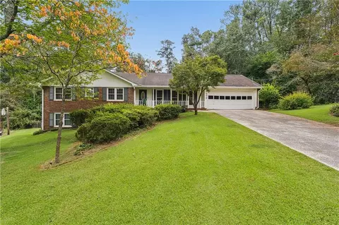 1694 Bent River Dr SW, Lilburn, GA 30047