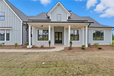 97 Old Town Rd, Dacula, GA 30019
