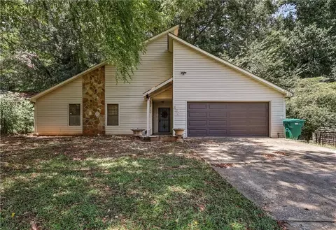 377 Sir William Ct, Jonesboro, GA 30238