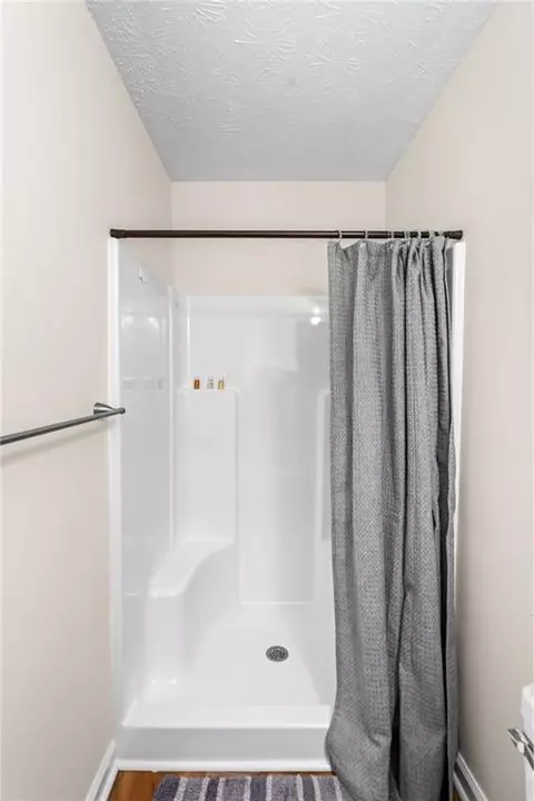 Bath - 1832 Mcdonough Rd, Hampton, GA 30228 photo 4 of 4