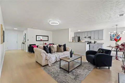 Living - 95 Collins Trce, Covington, GA 30016 photo 3 of 5