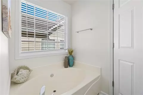 Bath - 95 Collins Trce, Covington, GA 30016 photo 3 of 5