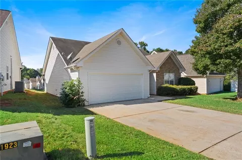 Exterior - 95 Collins Trce, Covington, GA 30016 photo 3 of 9