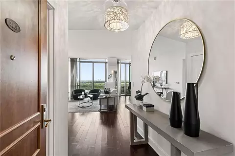 700 Park Regency Pl NE #2404, Atlanta, GA 30326