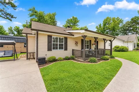 2560 Fairlane Dr, Cumming, GA 30041