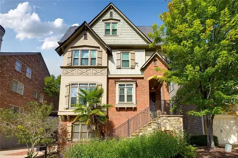1133 Park Overlook Dr NE, Atlanta, GA 30324