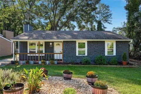 1262 Muirforest Ln, Stone Mountain, GA 30088