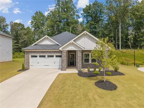 181 Long Leaf St, Dawsonville, GA 30534