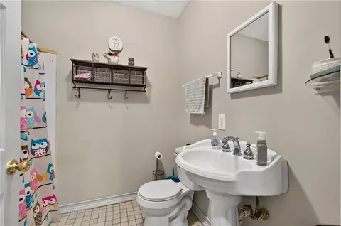 Bath - 169 Silver Dollar Rd, Barnesville, GA 30204 photo 1 of 7