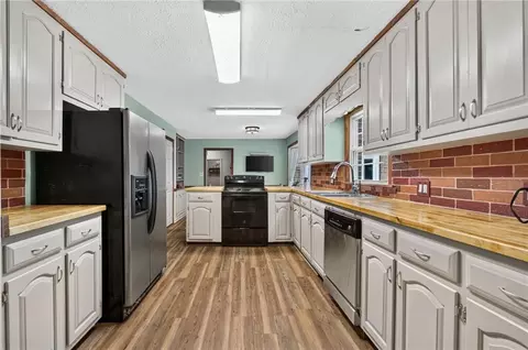 Kitchen - 169 Silver Dollar Rd, Barnesville, GA 30204 photo 1 of 4