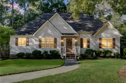 301 Calusa Pl, Ball Ground, GA 30107