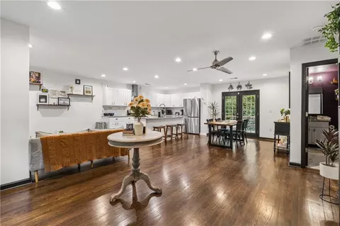 2127 Garden Cir, Decatur, GA 30032