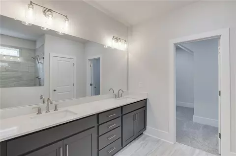 Bath - 1813 Piney Bend Dr, Buford, GA 30518 photo 6 of 6