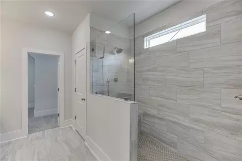 Bath - 1813 Piney Bend Dr, Buford, GA 30518 photo 5 of 6