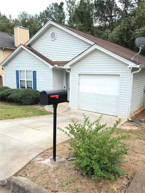 4231 Chestnut Lake Ave, Lithonia, GA 30038