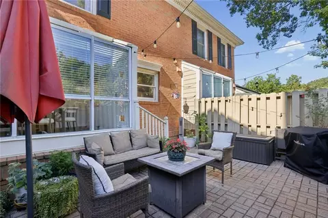 76 Mount Vernon Cir, Sandy Springs, GA 30338