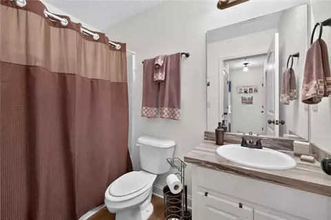 Bath - 1433 Palmer Dr, Monroe, GA 30656 photo 5 of 7