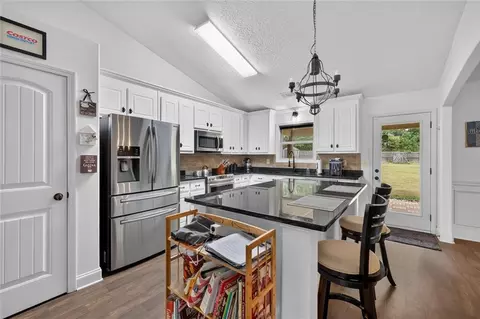 Kitchen - 1433 Palmer Dr, Monroe, GA 30656 photo 4 of 6