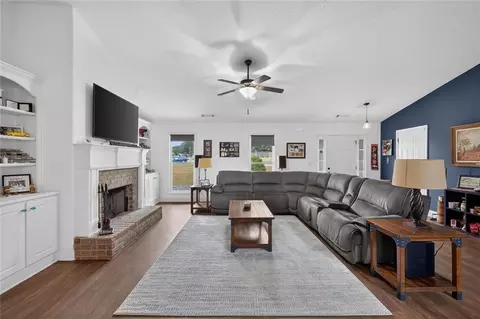 Living - 1433 Palmer Dr, Monroe, GA 30656 photo 3 of 3