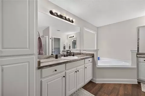 Bath - 1433 Palmer Dr, Monroe, GA 30656 photo 4 of 7