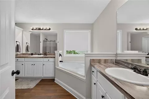 Bath - 1433 Palmer Dr, Monroe, GA 30656 photo 1 of 7