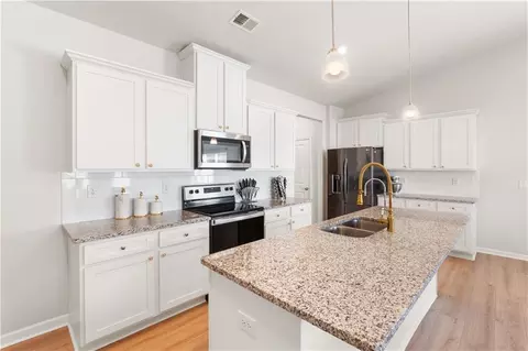 Kitchen - 1074 Pine View Trl, Monroe, GA 30656 photo 2 of 2
