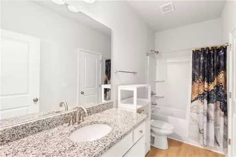 Bath - 1074 Pine View Trl, Monroe, GA 30656 photo 2 of 2