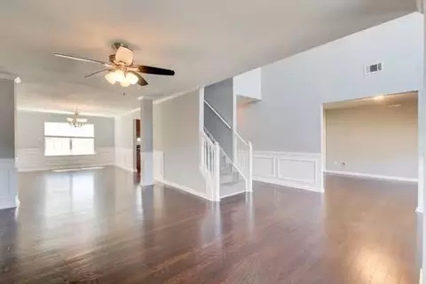 Living - 651 Vaughan Dr, Hampton, GA 30228 photo 4 of 10