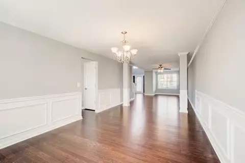 Living - 651 Vaughan Dr, Hampton, GA 30228 photo 5 of 10