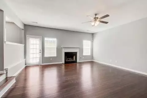 Living - 651 Vaughan Dr, Hampton, GA 30228 photo 6 of 10
